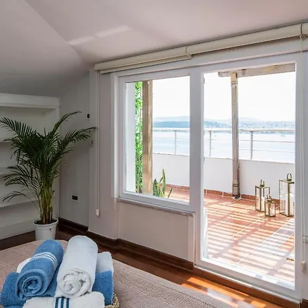 Enjoy 2br Duplex With A Magnificent Bosphorus View شقة *